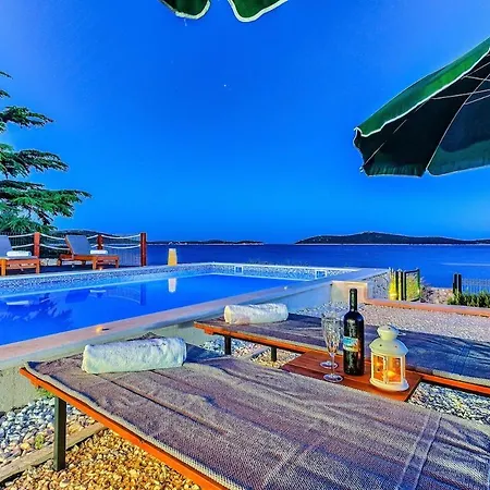 Amazing Beachfront