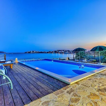 Amazing Beachfront Sevid